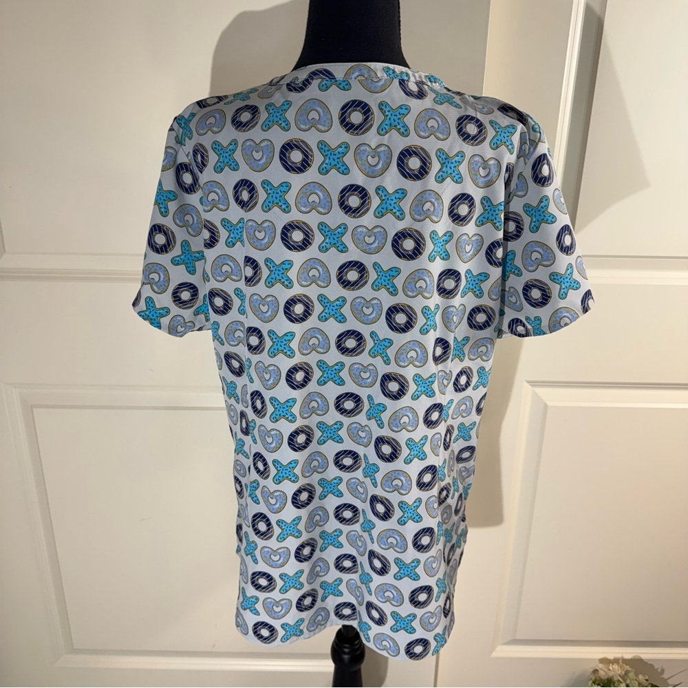 Prints by Maevn Blue & Gray Donut Print Medical Scrub Top Large - Picture 2 of 6